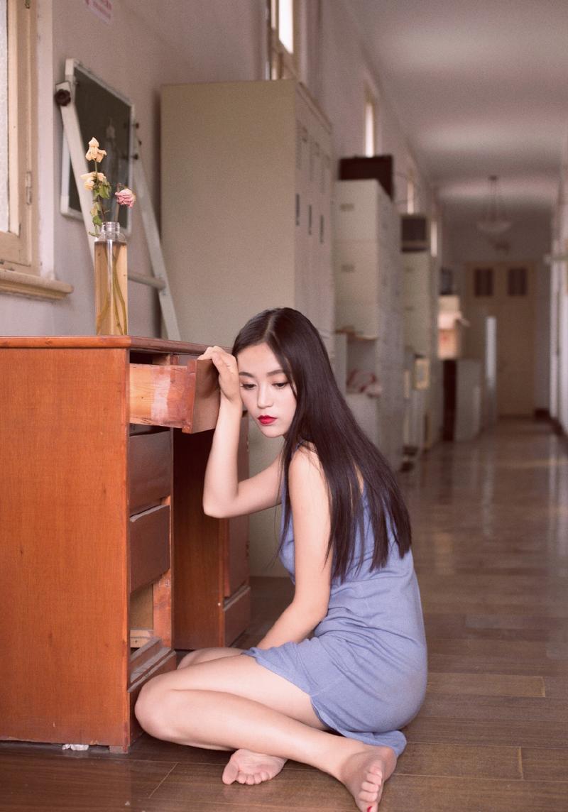 很黄很黄很肉很色的小说