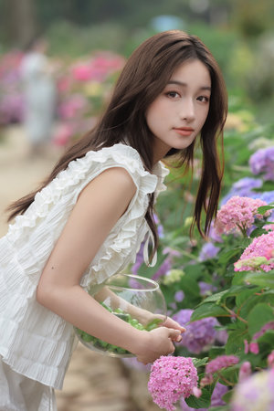 年轻的妈妈手机