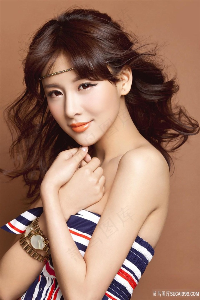 日本丰满大乳欲妇三级