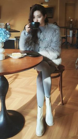 美女岳肉太深了使劲