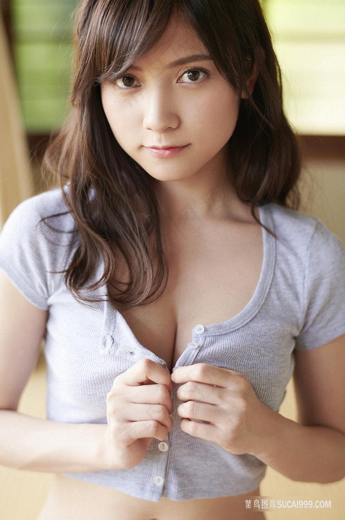 丝袜巨臀女护士