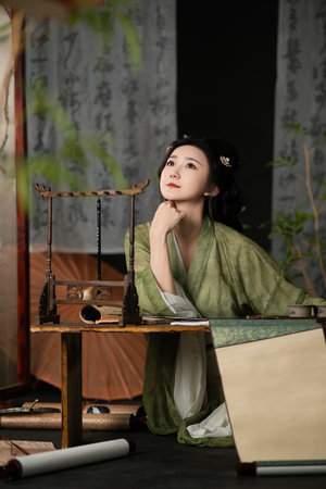 美艳yin荡老师林婉清