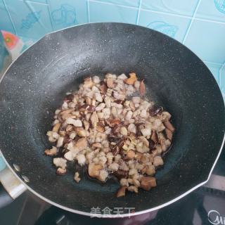 鸡肉香菇炸酱的做法步骤：4